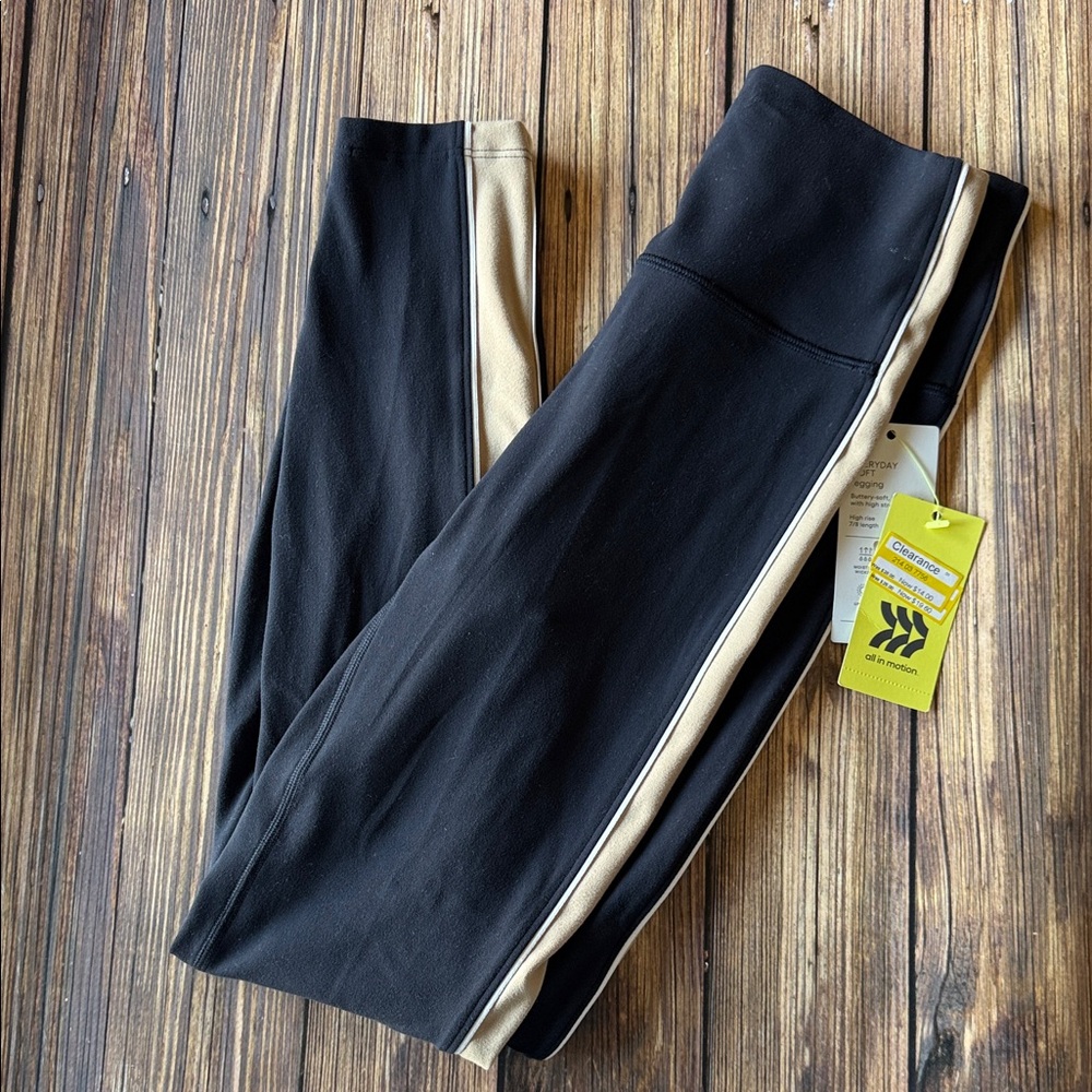 NWT All in Motion Color Block Piped Navy & Tan Leggings XS